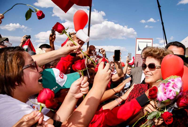 dilma-rousseff-temer-e-apenas-um-fantoche-uma-fachada-4