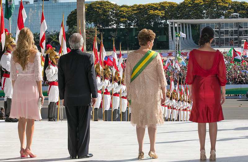 dilma-rousseff-temer-e-um-fantoche-uma-fachada-2